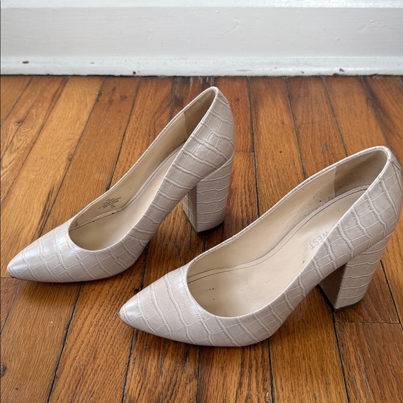Nine West croc embossed cream Block Heel Pumps 7.5 - Picture 3 of 8